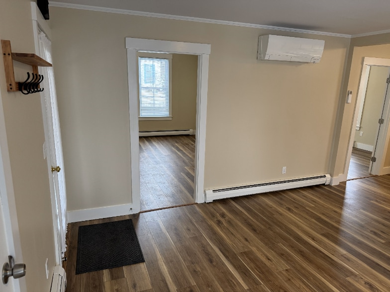 Building Photo - 7 Spring St