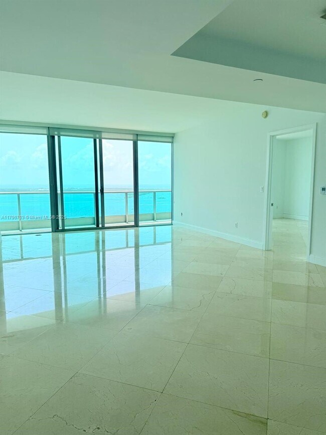 Building Photo - 1331 Brickell Bay Dr