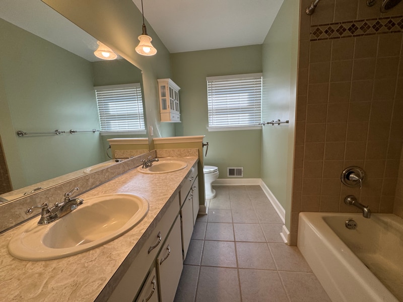 Building Photo - 197 Randall Dr