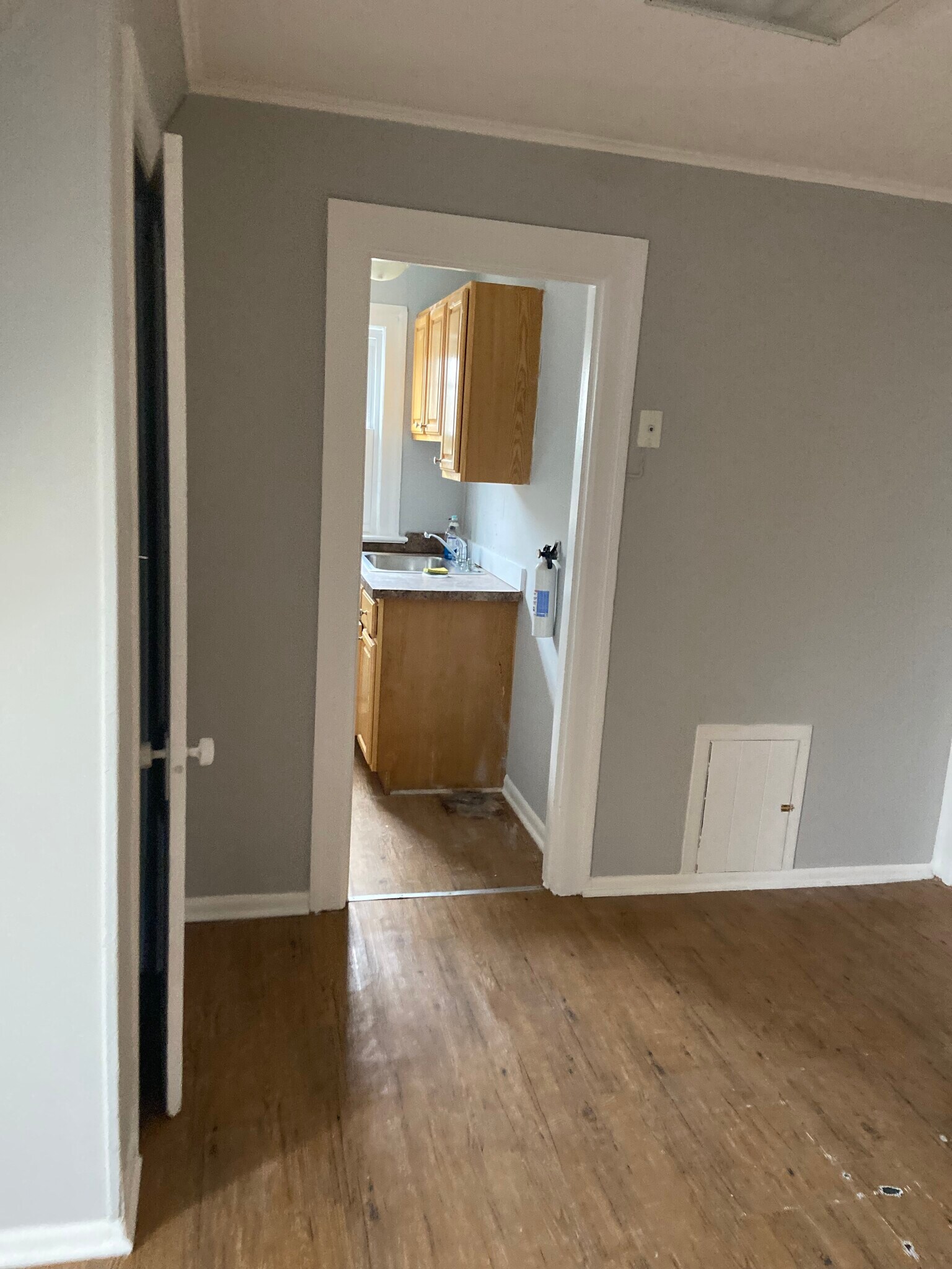 Building Photo - 107 Church St