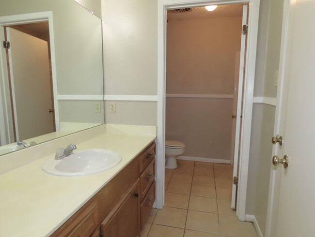 Building Photo - South Tyler! 3 Bedroom, 2 Bath Duplex w/Garage
