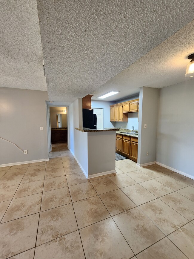 Building Photo - 455 Alt 19