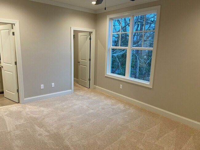 Building Photo - 3BR/3BA For Rent