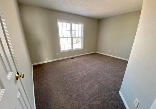 Building Photo - 4609 Honeysuckle Ln