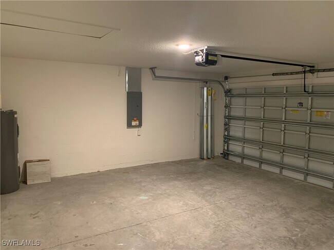Building Photo - 4360 Longwell Ln