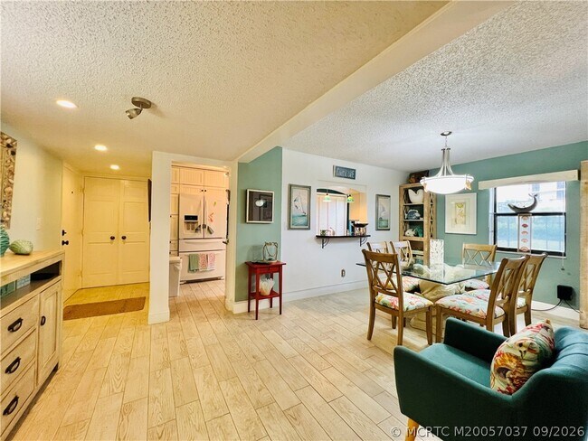 Building Photo - 10044 S Ocean Dr