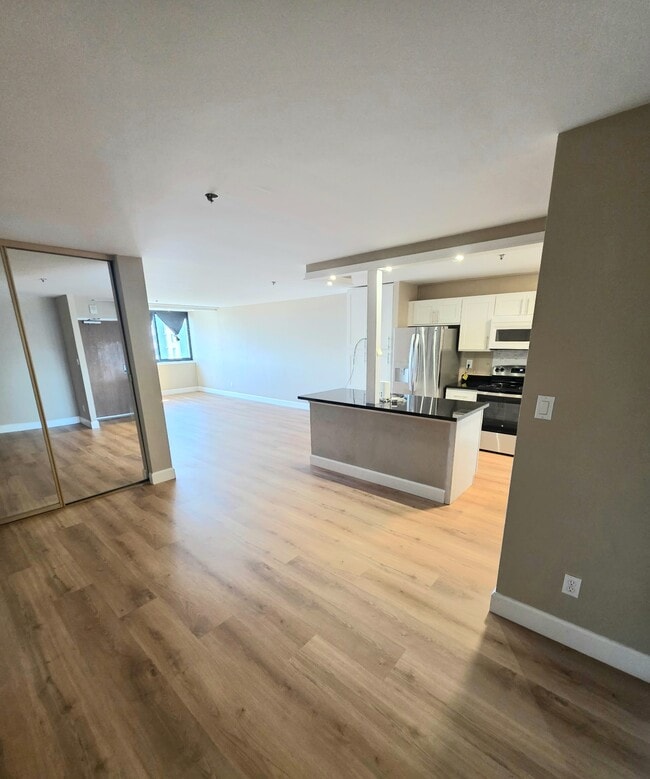 Building Photo - 555 Pierce St