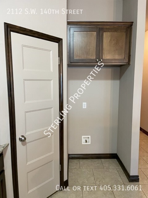 Building Photo - 2112 SW 140th St