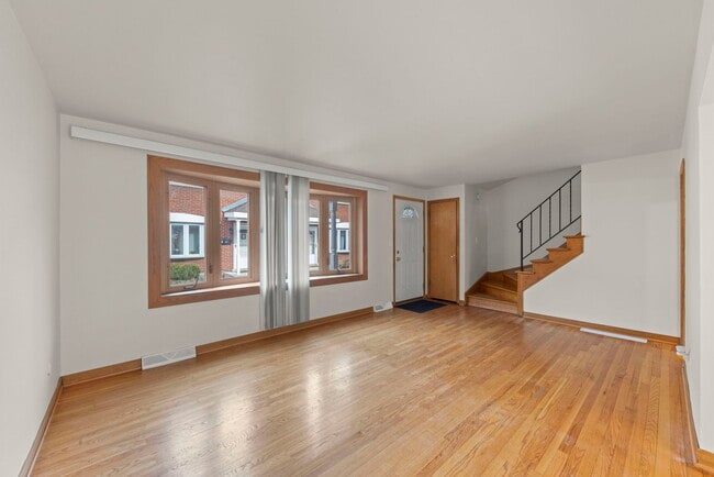 Building Photo - 509 Barnsdale Rd