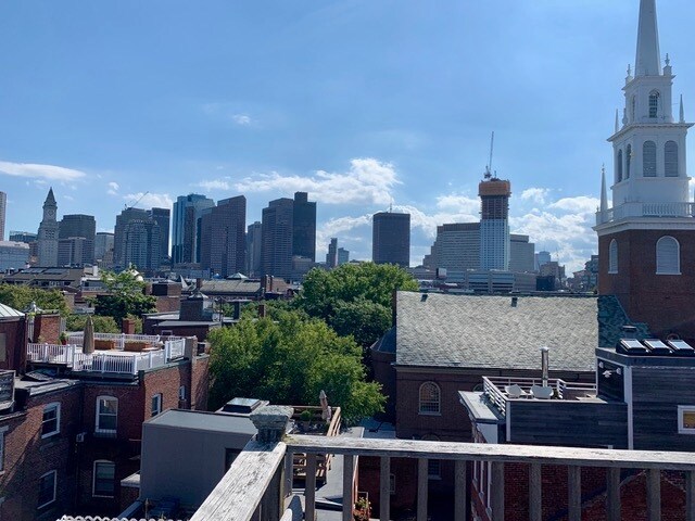 Building Photo - 32 Charter St