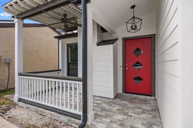 Building Photo - 10257 Bridgeland Ln