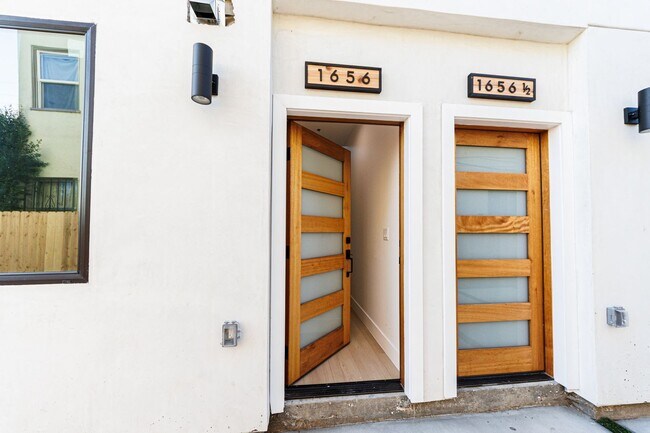 Building Photo - 1658 S. Hayworth