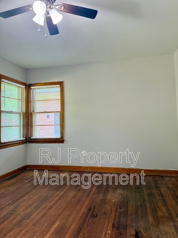 Building Photo - 1834 St Elmo Ave