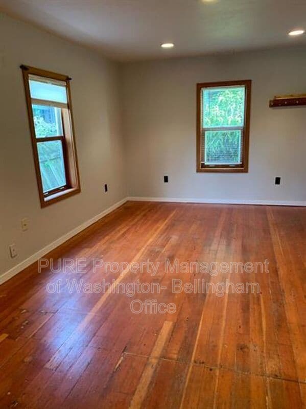 Building Photo - 520 S 3rd St