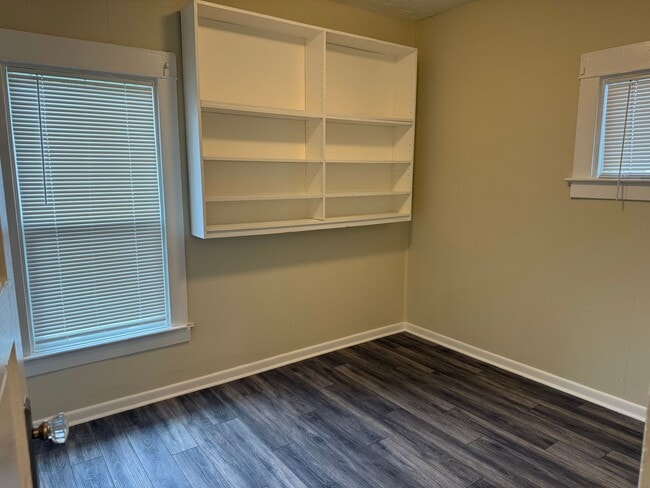 Building Photo - Charming 3-Bedroom Home in the Heart of Ov...