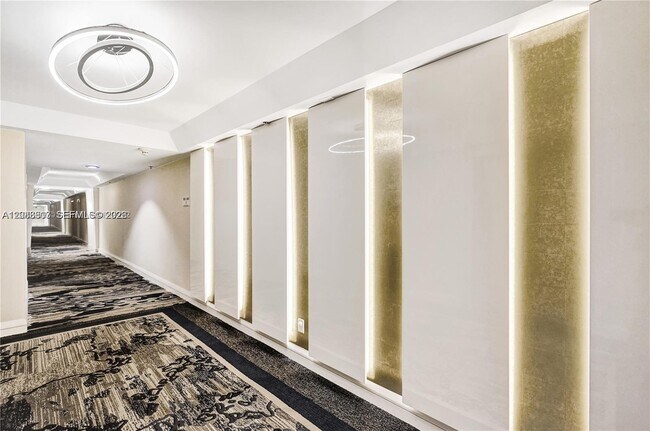 Building Photo - 5161 Collins Ave