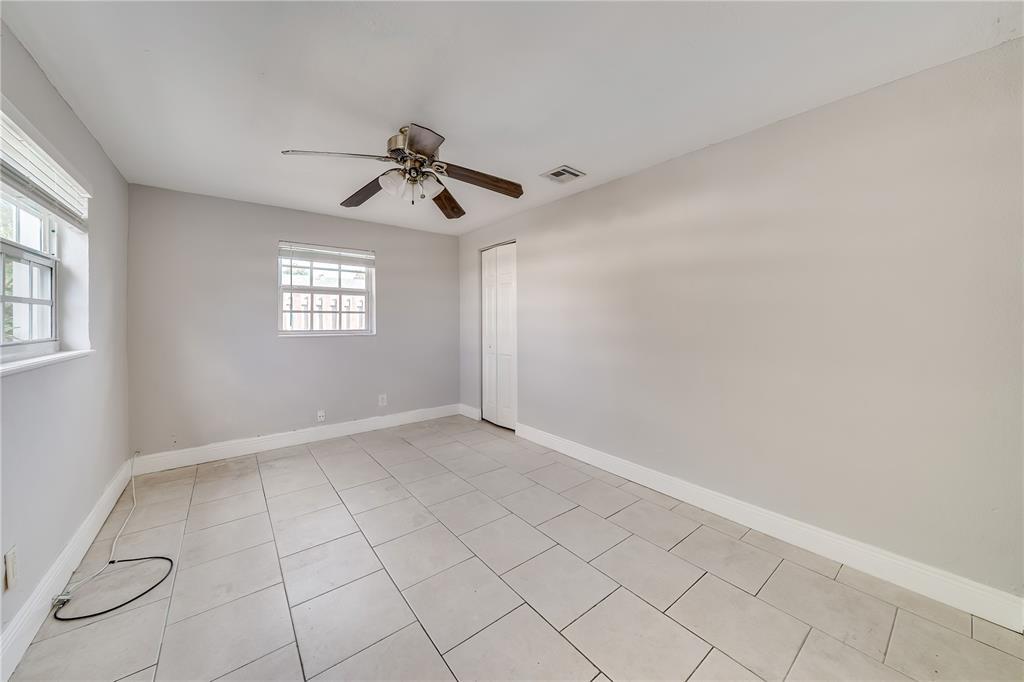 Building Photo - 5900 N Farragut Dr