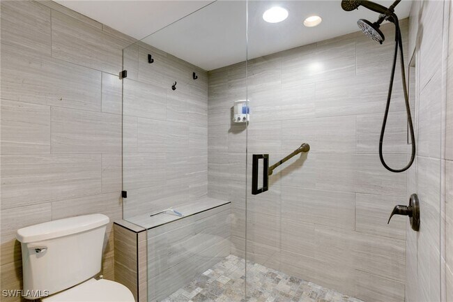 Building Photo - 285 Naples Cove Dr