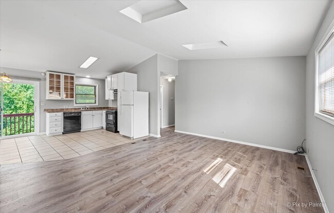 Building Photo - 544 N Hainesville Rd