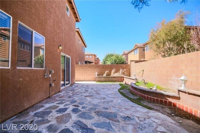 Building Photo - 9242 Grassy Weep Ct