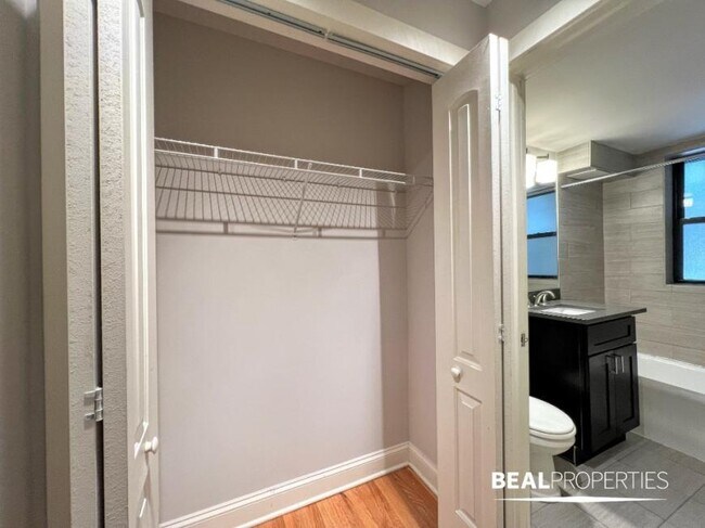 Building Photo - 0 bedroom in CHICAGO IL 60647
