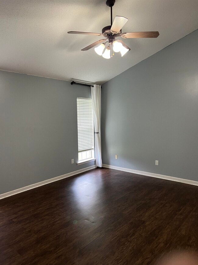 Building Photo - 9837 Oldham Dr