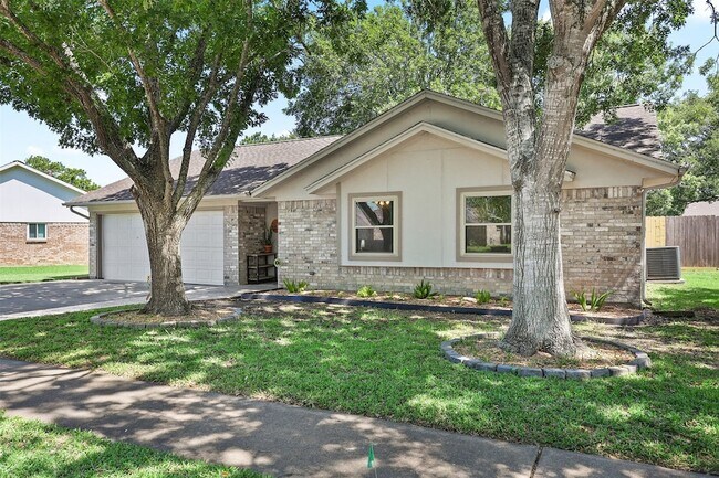 Building Photo - 1819 Meadow Creek Dr
