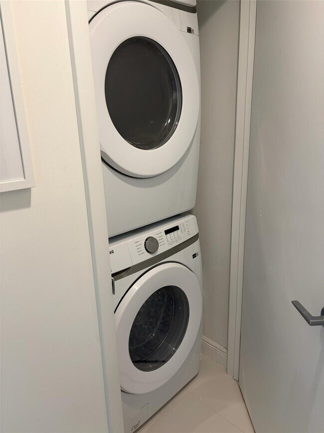 Building Photo - 550 Okeechobee Blvd