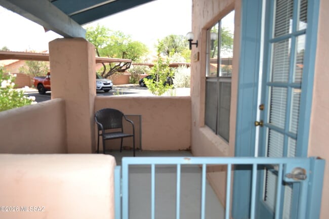 Building Photo - 5376 N Calle Del Rocio