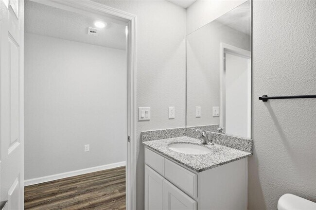 Building Photo - 64 Foxhall Ln