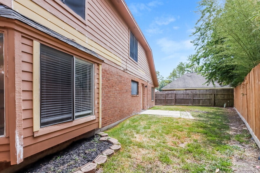 Building Photo - 16415 Hidden Gate Ct