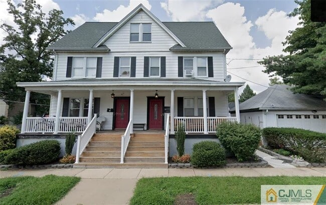 Primary Photo - 67 Benner St