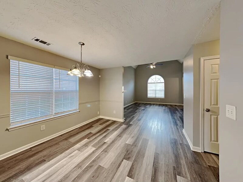 Building Photo - 18814 Mesa Oaks Dr