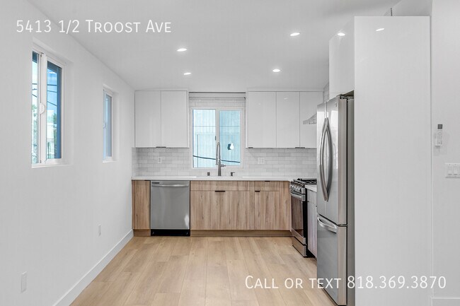 Building Photo - 5413 1/2 Troost Ave-