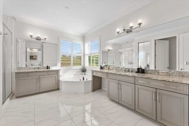 Building Photo - 15398 Sandy Beach Terrace