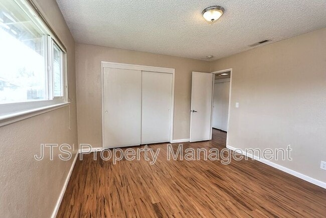 Building Photo - 8856 N Winding Way