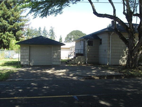 Building Photo - 3Bd/1Ba Single Story House w/ Basement - A...