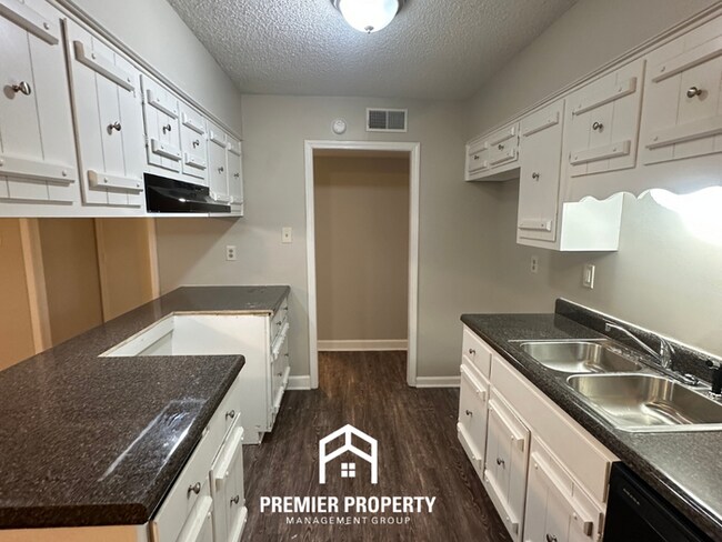 Building Photo - 6467 Llano Ave