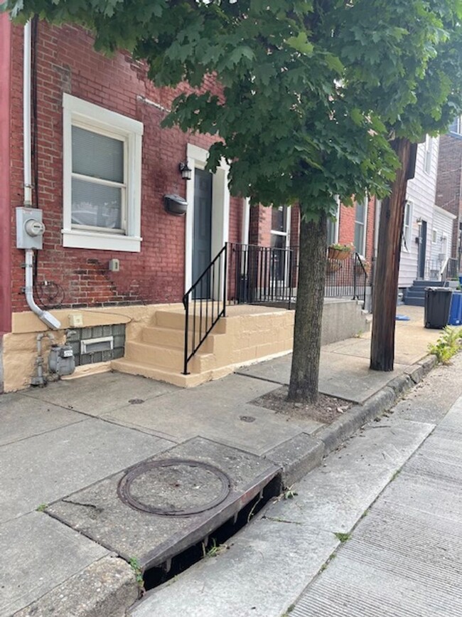 Building Photo - 3-bedroom, 1-bathroom house of Lawrenceville