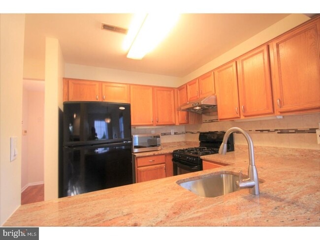 Building Photo - 3700 Harvard Dr