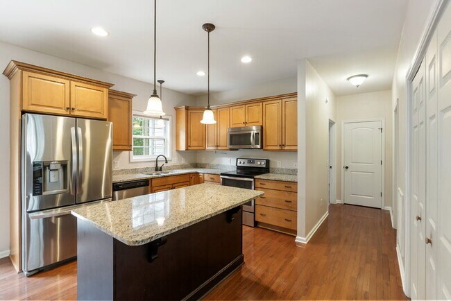 Building Photo - 1350 Monticello Dr