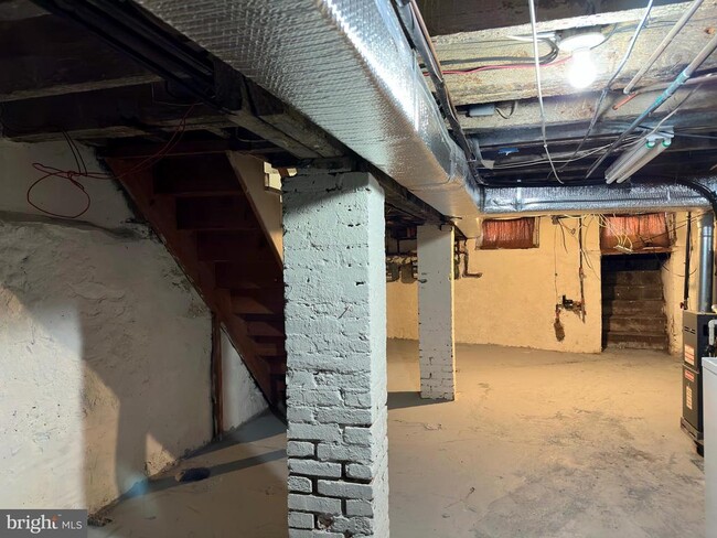 Building Photo - 545 Christian St