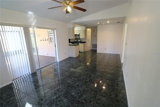 Building Photo - 5017 Oakshire Dr