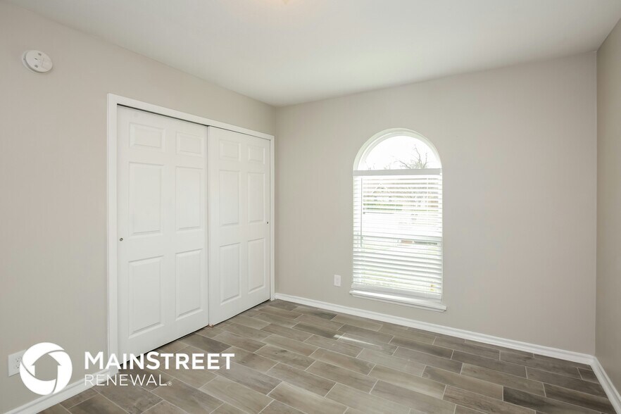 Building Photo - 625 Nora Ln