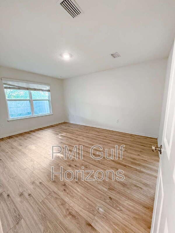 Building Photo - 7469 Steeplechase Blvd
