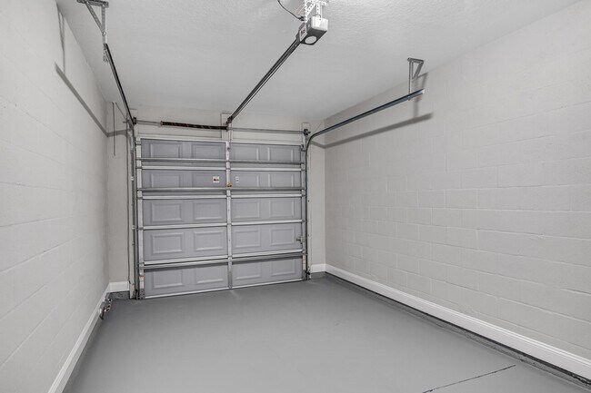 Building Photo - 14 Bunker View Dr