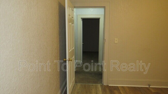 Building Photo - 6590 Sunset Dr