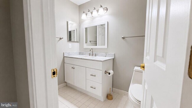 Building Photo - 7302 Ivycrest Pl