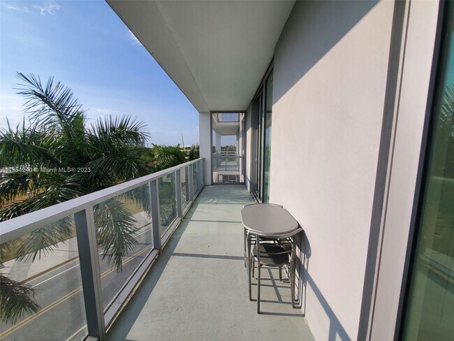 Building Photo - 2000 Metropica Wy