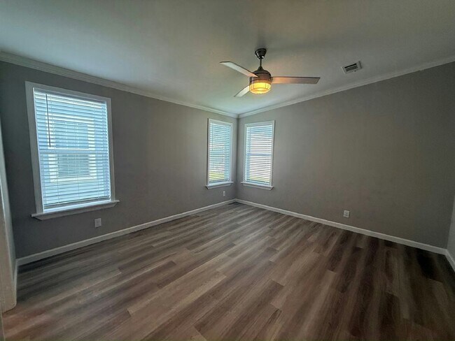 Building Photo - 3621 Campari Dr
